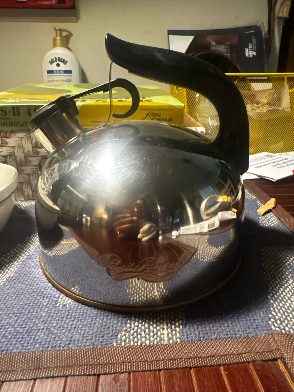 Stainless Steel Whistling Tea Kettle with Black Handle